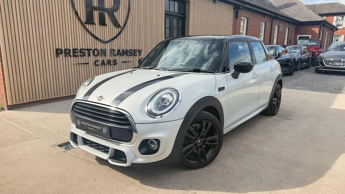 2019 MINI Hatch, sold